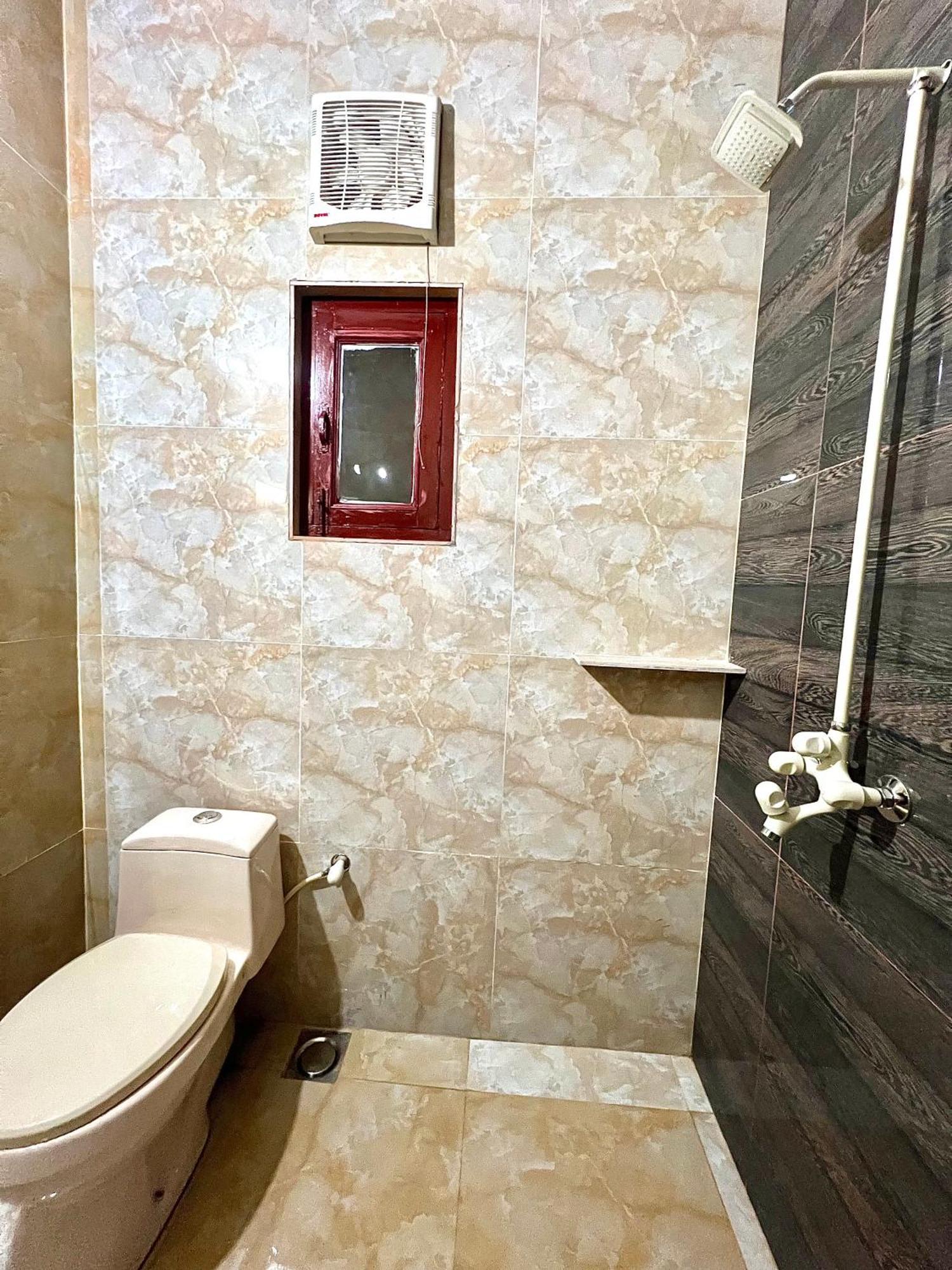 Babar House Hotel Faisalabad Buitenkant foto