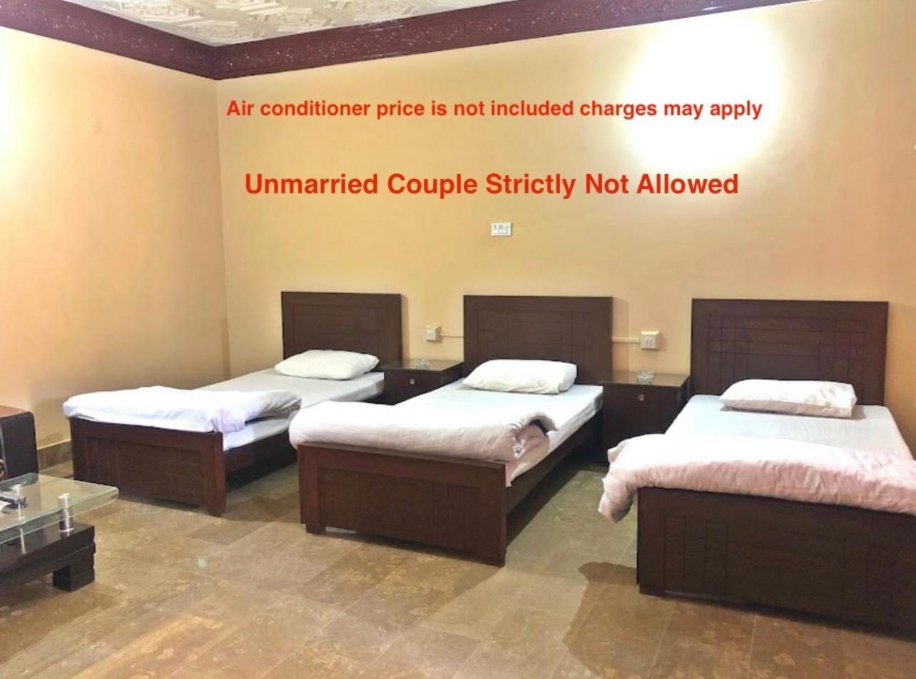 Babar House Hotel Faisalabad Buitenkant foto