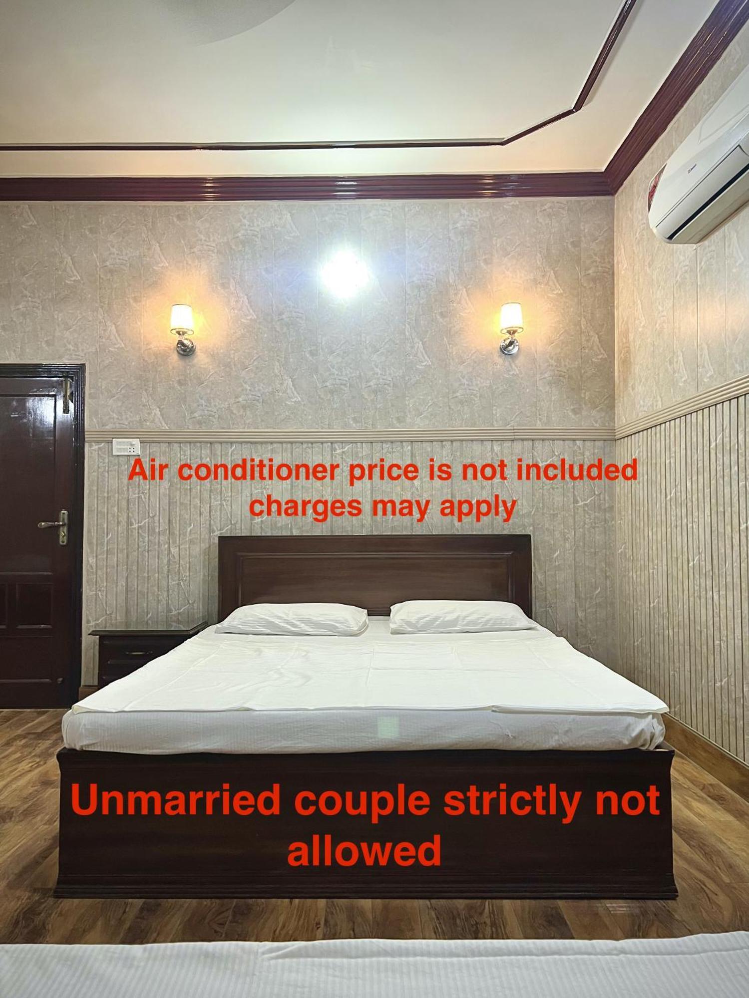 Babar House Hotel Faisalabad Buitenkant foto